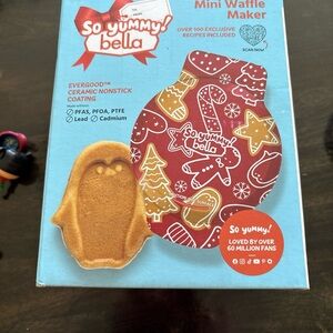 Abella Red Festive Mini Waffle Maker